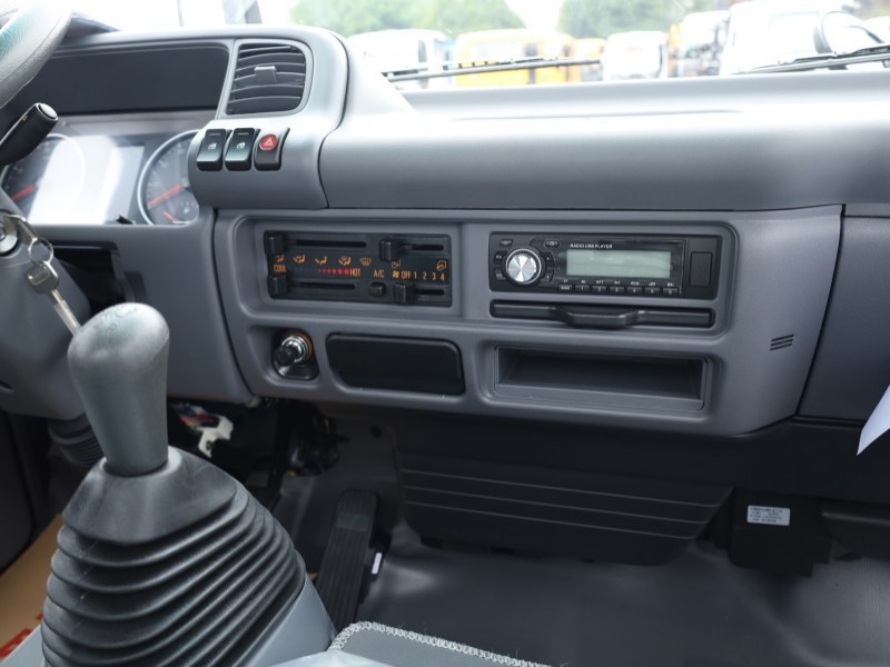 Isuzu 100P Chassis: A Robust, High-Efficiency Foundation for Commercial Vehicle Modifications and Logistics Activities