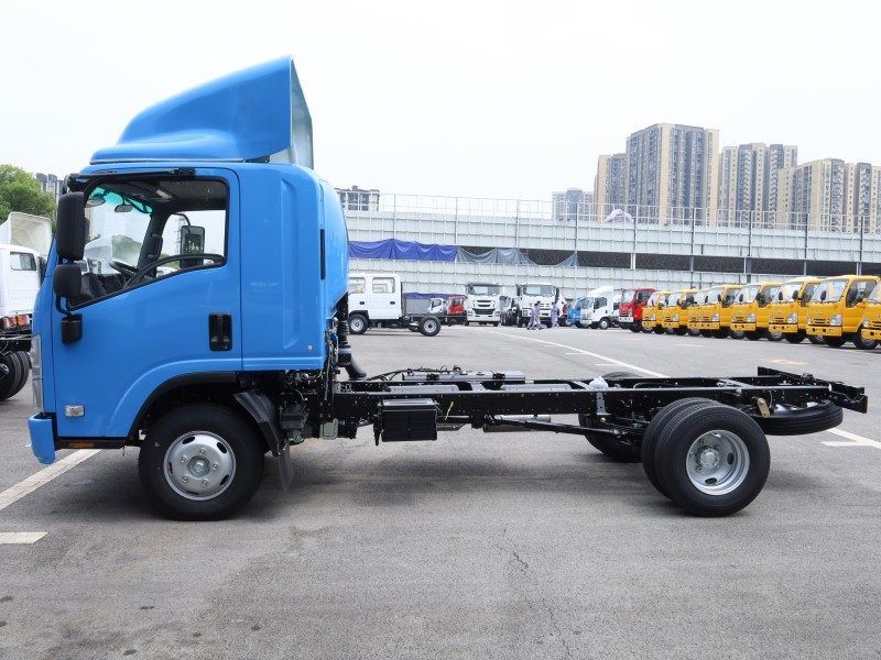 Isuzu KV100 Chassis: A Dependable Lightweight Foundation for Urban Commercial Activities
