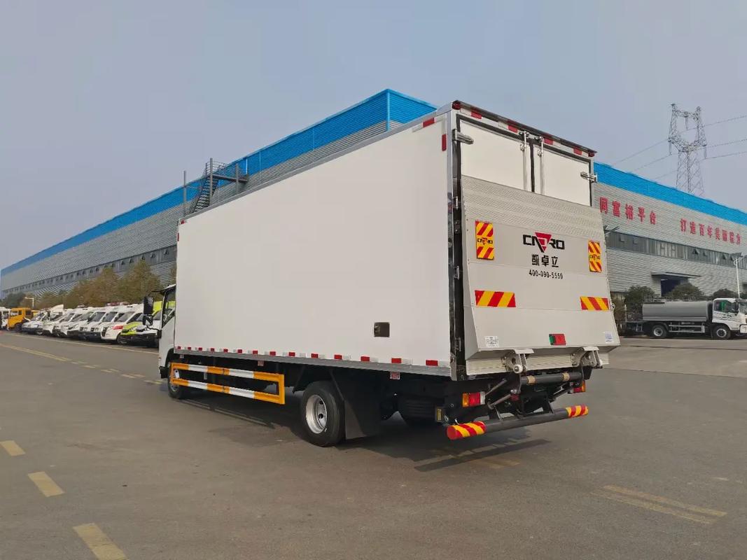 QINGLING ISUZU ELF 5Ton Mini Truck Refrigerated Trucks 4x2 Refrigerator Truck for Meat and Fish Transport