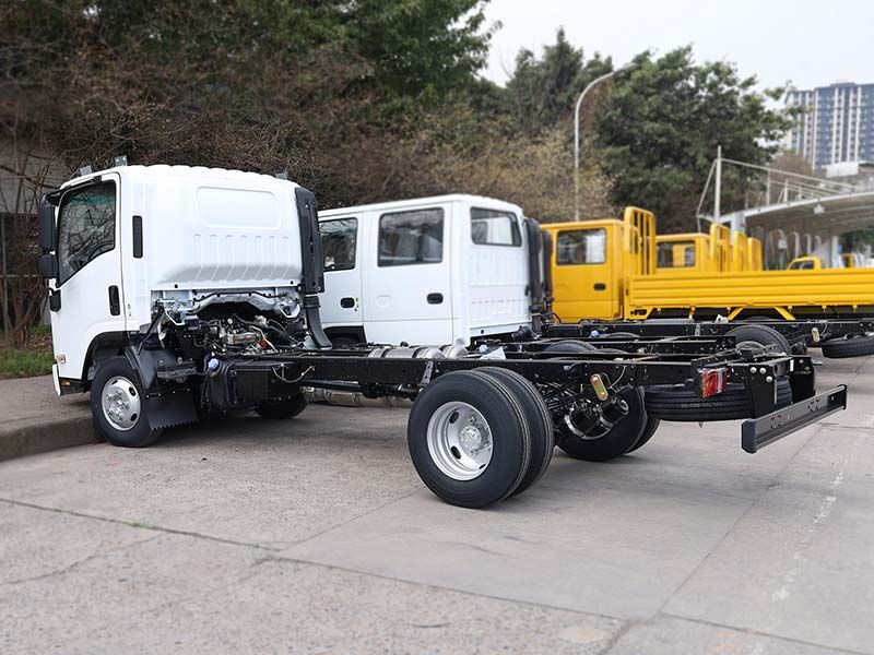 ISUZU NKR KV100 Light Commercial Vehicle Chassis Truck Diesel Fuel 4x2 Drive Wheel Left Steering