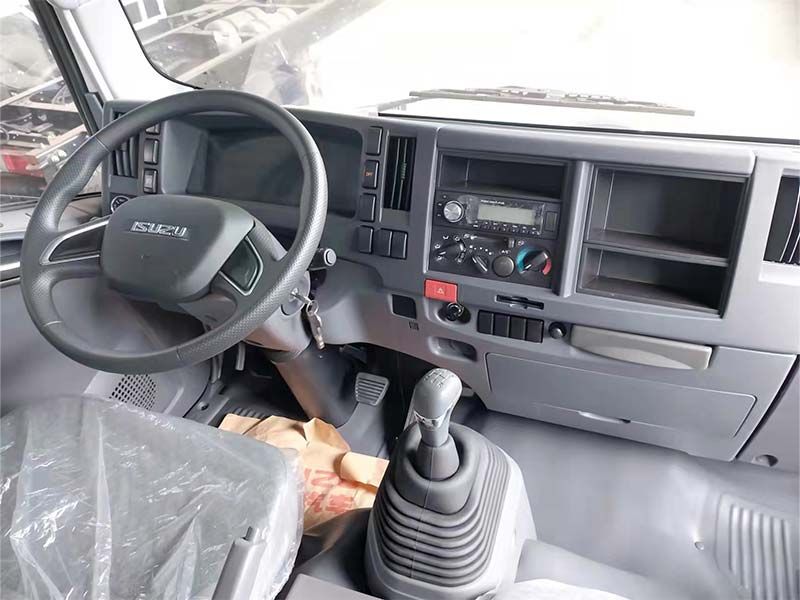 ISUZU NKR KV100 Light Commercial Vehicle Chassis Truck Diesel Fuel 4x2 Drive Wheel Left Steering