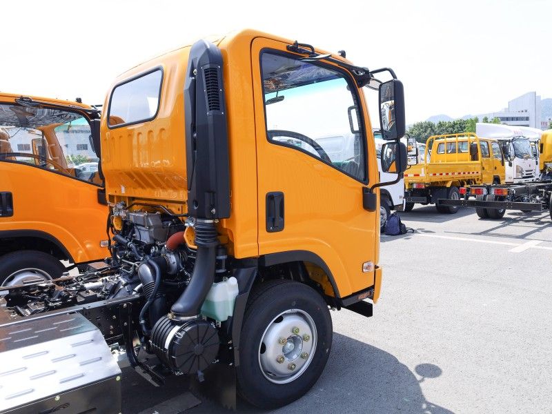 ISUZU NPR 700P Commercial Vehicle Chassis Truck Diesel Fuel 4x2 Drive Wheel Left Steering
