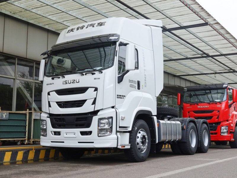 ISUZU VC66 GIGA automatic transmission tractor head