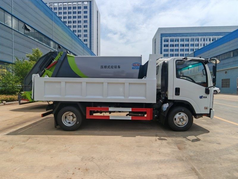 Isuzu KV100 NKR dump truck for transporting cement and river sand