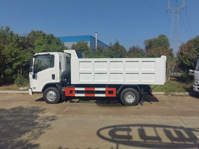 Isuzu KV100 NKR dump truck for transporting cement and river sand