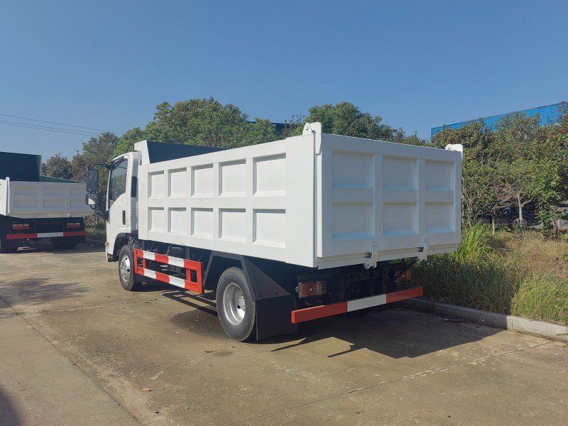 Isuzu KV100 NKR dump truck for transporting cement and river sand