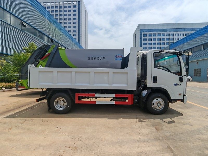 Isuzu KV100 NKR dump truck for transporting cement and river sand
