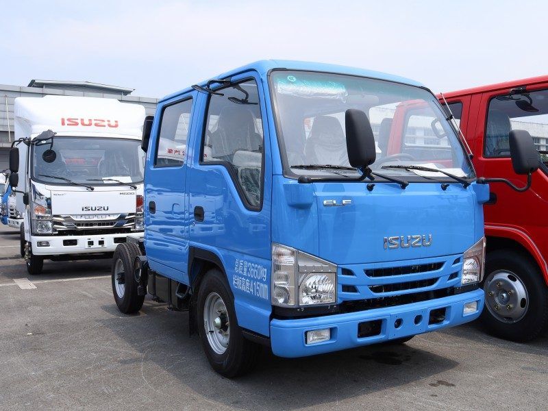 Isuzu Light Truck 100P NKR double-row chassis