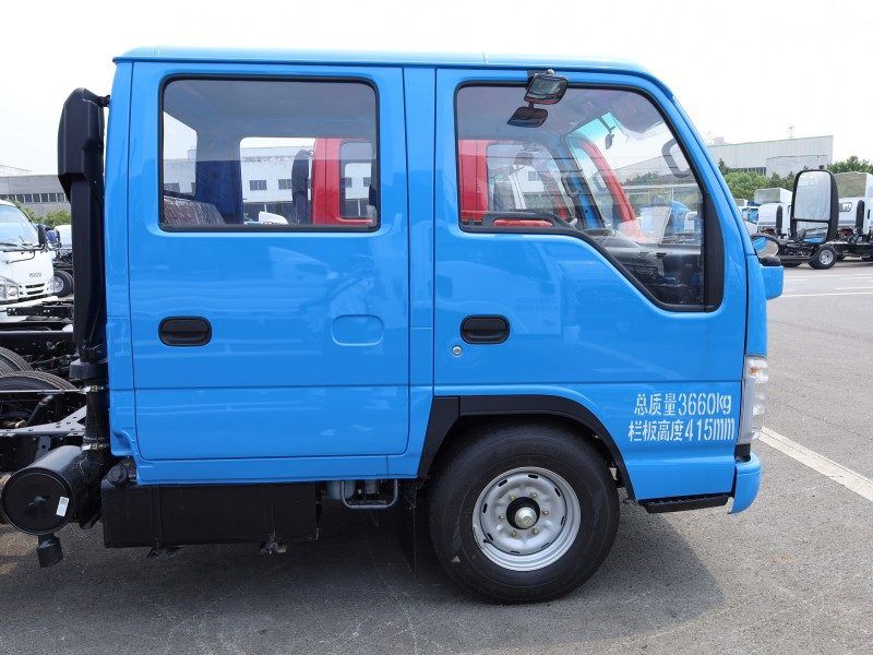 Isuzu Light Truck 100P NKR double-row chassis