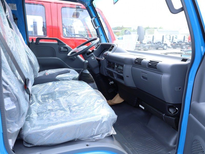 Isuzu Light Truck 100P NKR double-row chassis