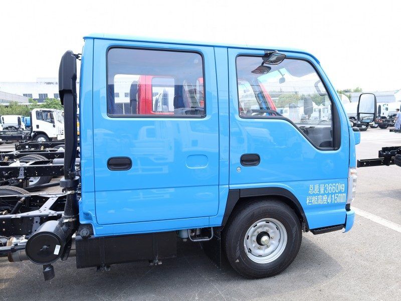 Isuzu Light Truck 100P NKR double-row chassis