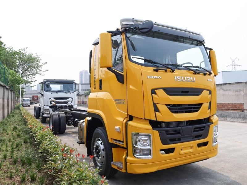 Isuzu Heavy duty Truck GIGA VC66 4X2 chassis 350hp-520hp