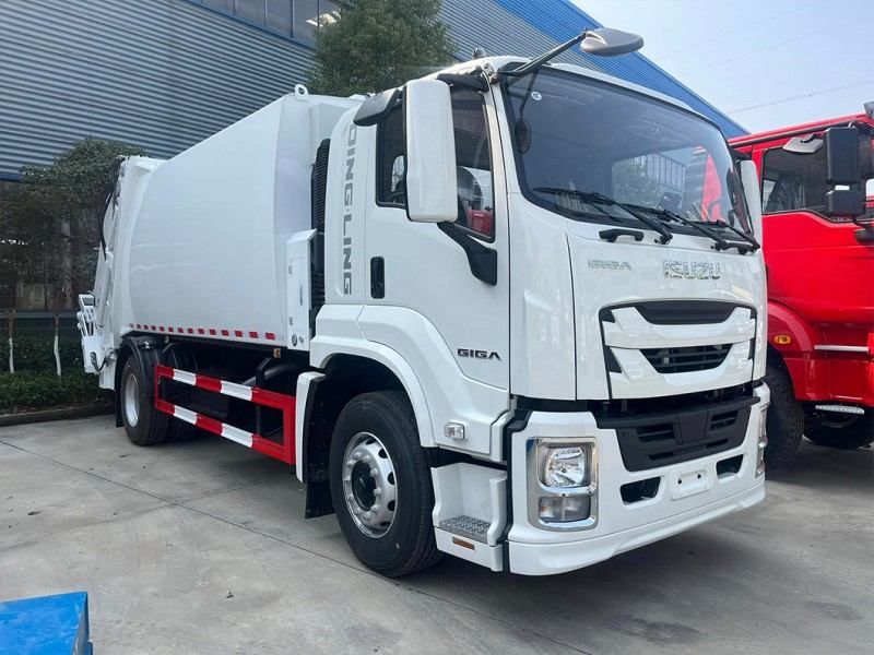 ISUZU Heavy Truck Vc66 Giga Compressed Garbage Truck