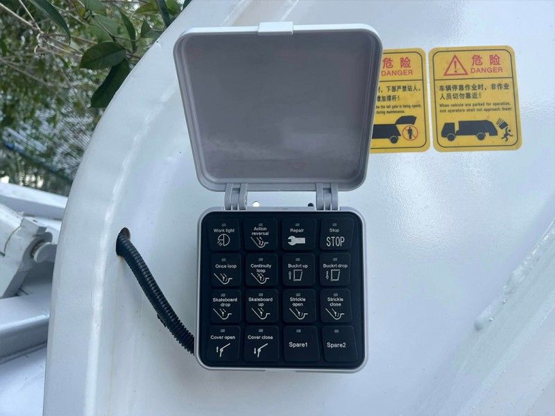 ISUZU Heavy Truck Vc66 Giga Compressed Garbage Truck