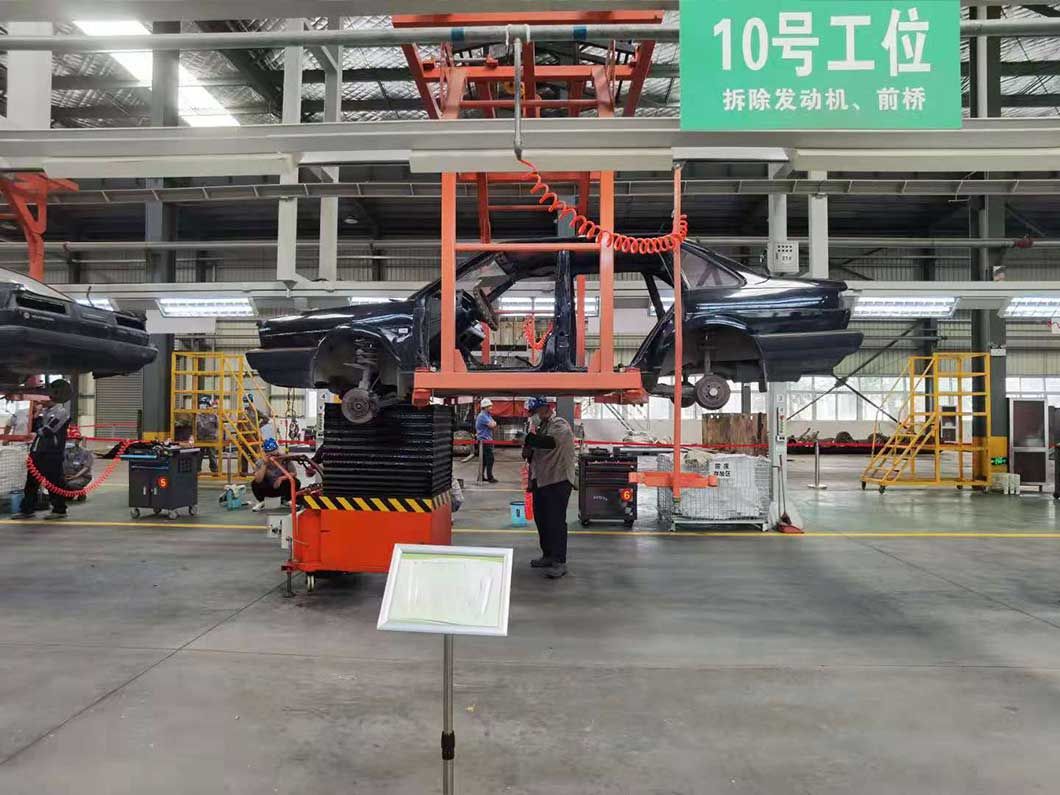 Scrapped car dismantling production line