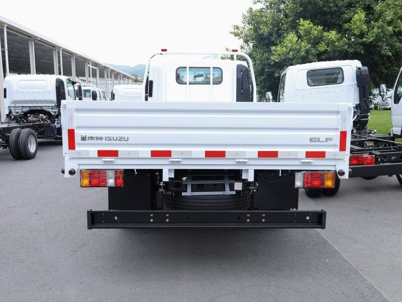 China Qingling ISUZU KV100 ELF NKR Light Truck 120HP