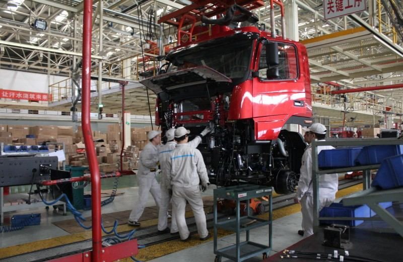 Heavy truck production line  Heavy truck assembly line