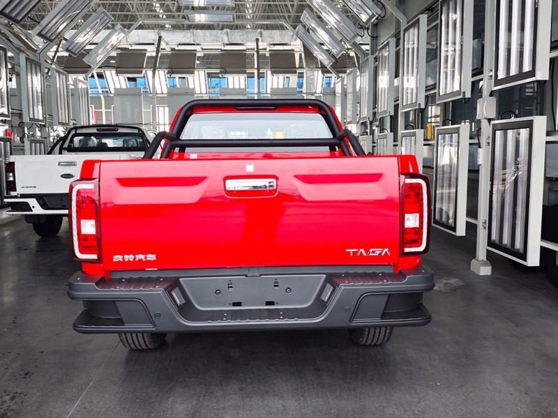 LHD Japan Taga H Diesel 3.0t 4WD/4X4 Mt/Manual off-Road Double Cabin Pickup Truck