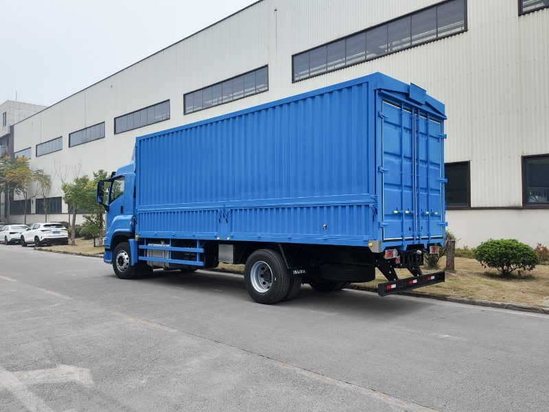 Wing Van Truck ISUZU GIGA
