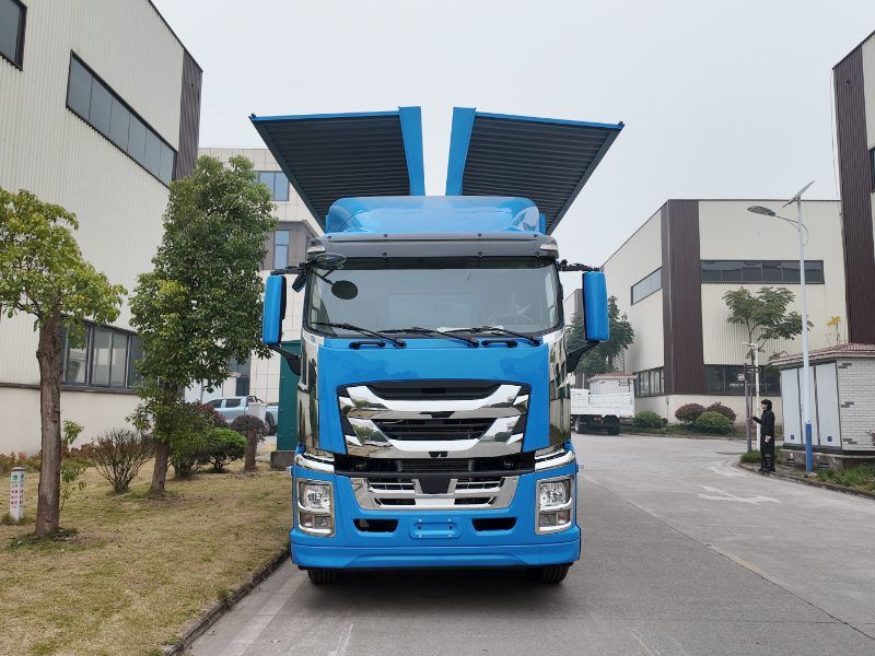 Wing Van Truck ISUZU GIGA