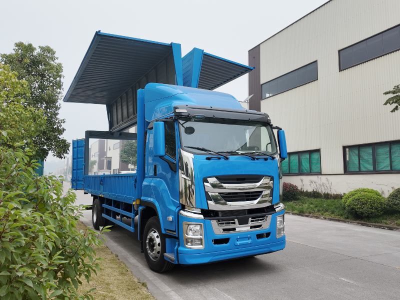 Wing Van Truck ISUZU GIGA
