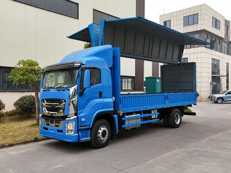Wing Van Truck ISUZU GIGA