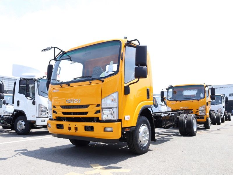 ISUZU NPR 700P Commercial Vehicle Chassis Truck Diesel Fuel 4x2 Drive Wheel Left Steering