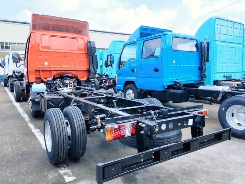 Hot Sale Euro 6 Diesel Isuzu NHR 100P 4x2 Single Cab Chassis Truck