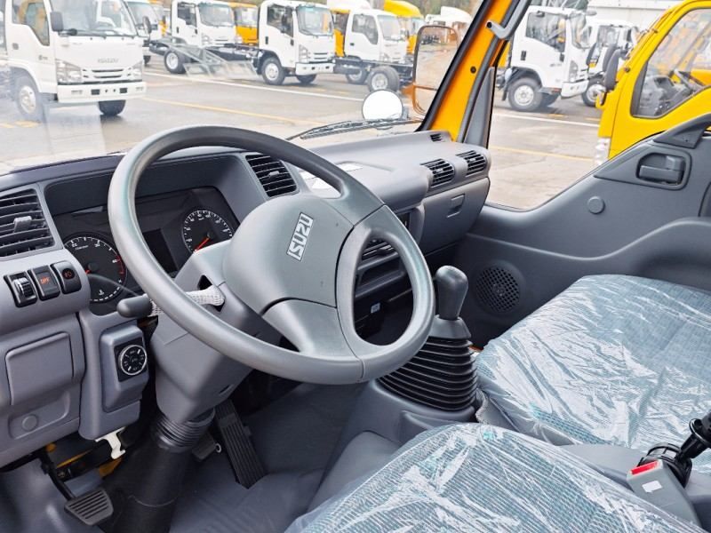 Euro 6 Isuzu NHR 100P 4x2 Single Cab Diesel Chassis Truck