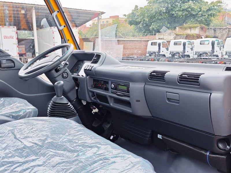 Euro 6 Isuzu NHR 100P 4x2 Single Cab Diesel Chassis Truck