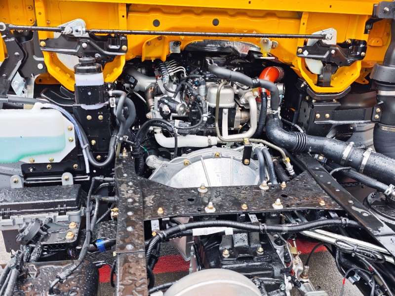 Euro 6 Isuzu NHR 100P 4x2 Single Cab Diesel Chassis Truck