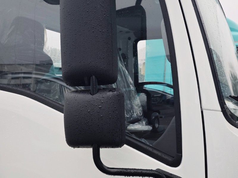 Hot Sale for ISUZU KV100 Chassis Single Cabin Medium-Duty Truck Diesel Fuel 4x2 4x4 Drive Wheel Options Euro 2 Euro 5 Emission
