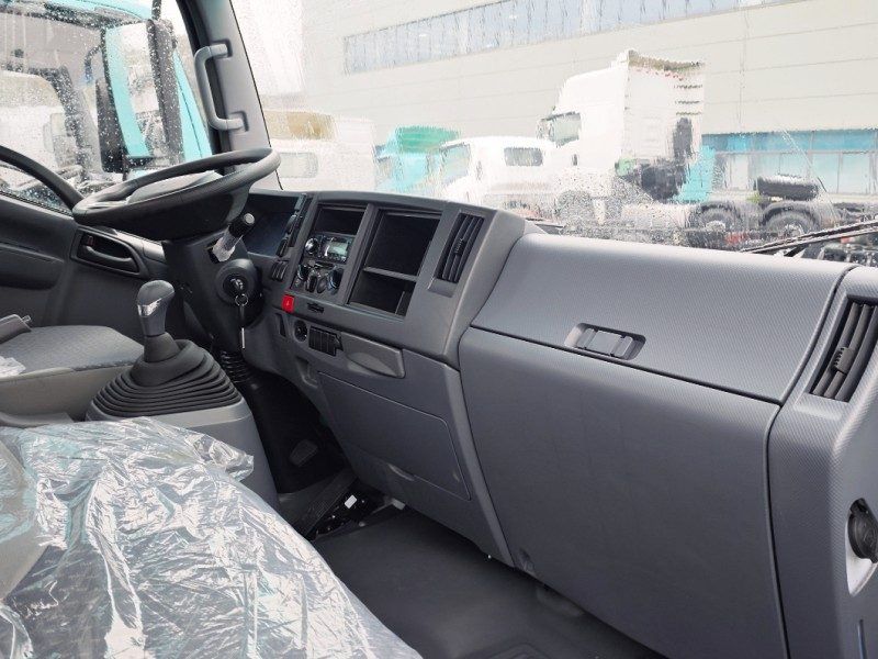 Hot Sale for ISUZU KV100 Chassis Single Cabin Medium-Duty Truck Diesel Fuel 4x2 4x4 Drive Wheel Options Euro 2 Euro 5 Emission