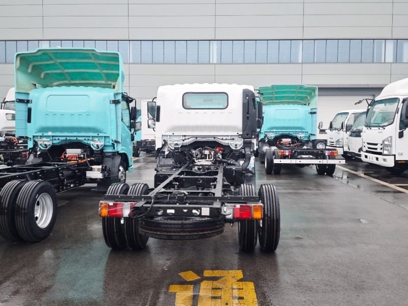 Hot Sale for ISUZU KV100 Chassis Single Cabin Medium-Duty Truck Diesel Fuel 4x2 4x4 Drive Wheel Options Euro 2 Euro 5 Emission